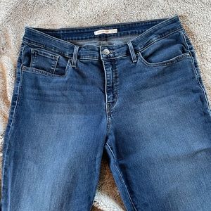 Levi’s 311 Shaping Skinny Jean